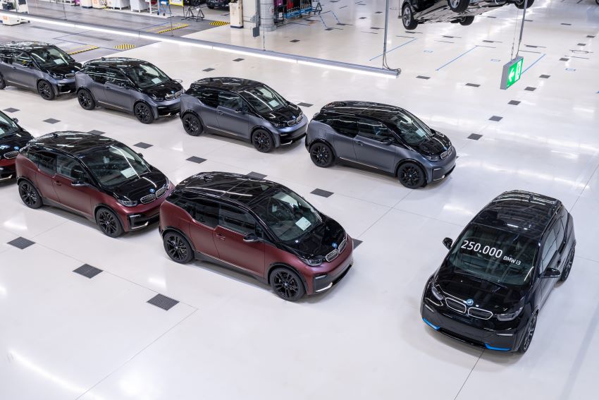Imagem mostra unidades do BMW i3 na fábrica