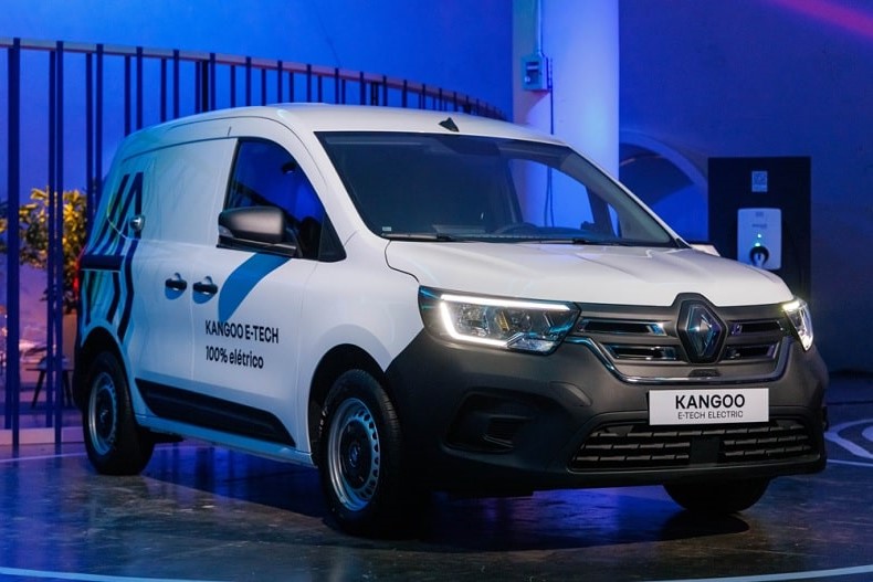 Kangoo Van E-Tech tem porta lateral