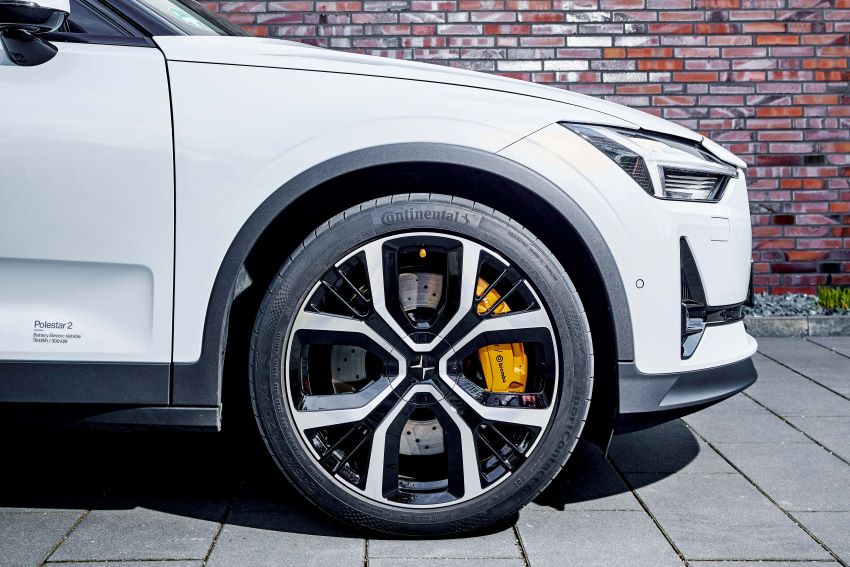 Silenciosos e reforçados: pneus de carros elétricos são diferentes