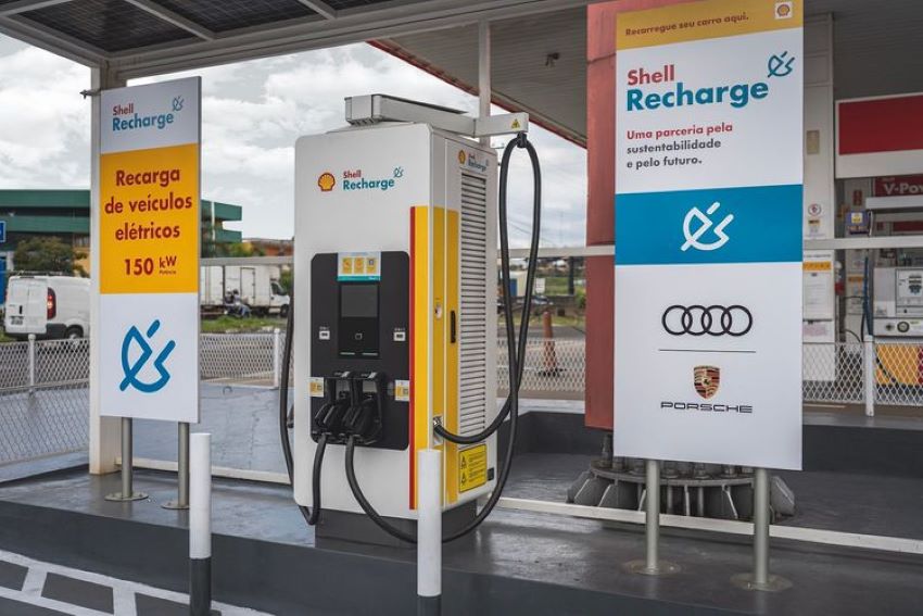 Ponto de recarga Shell Recharge, em parceria com as marcas alemãs Audi e Porsche 