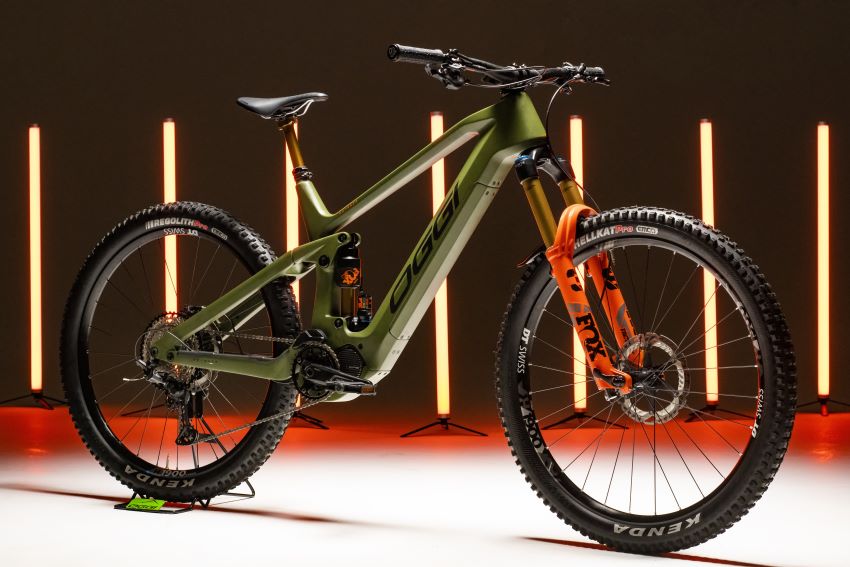 bicicleta verde em exposição
