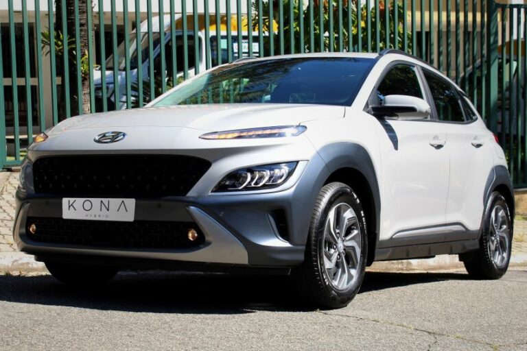 Versão híbrida do Hyundai Kona tem grade frontal aberta para entrada de ar
