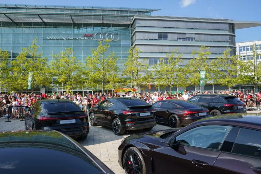 Evento realizado pela Audi para a entrega dos novos carros aos jogadores do Bayern de Munique