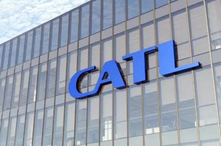 Prédio espelhado da empresa de baterias CATL