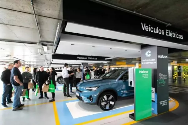 Estação de recarga para veículos elétricos no Beiramar Shopping