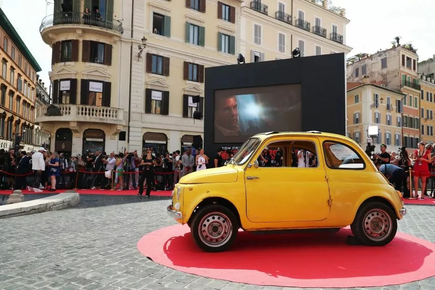 Fiat 500 no centro do evento de divulgação do filme Missão impossível