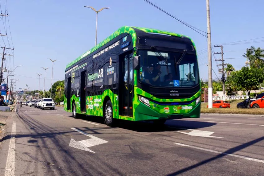 Ônibus 100 % elétrico fabricado pela Eletra