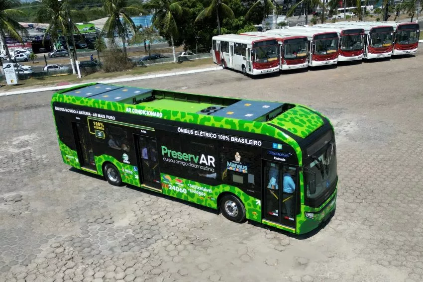 Ônibus 100 % elétrico fabricado pela Eletra