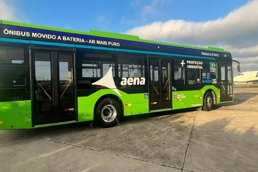 Ônibus elétrico da Higer Bus em testes no aeroporto de Congonhas, em São Paulo