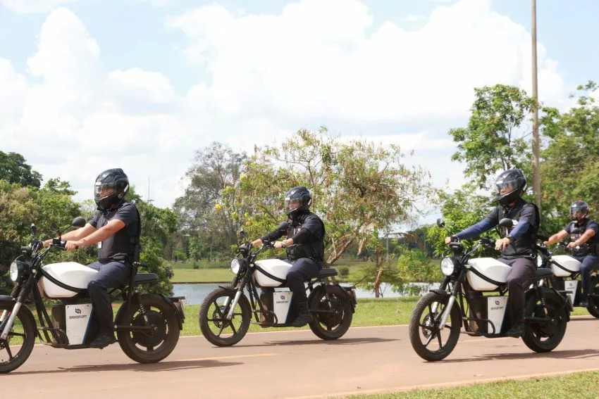 Empresa adota motos elétricas para ronda urbana e de eventos
