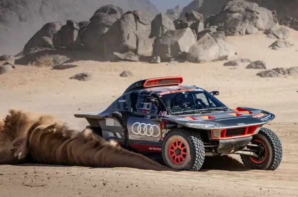 Com motor elétrico, Audi vence Rally Dakar 2024 entre os carros