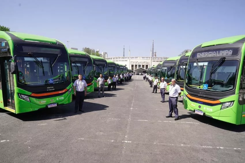 Entrega de ônibus elétricos na cidade de São Paulo