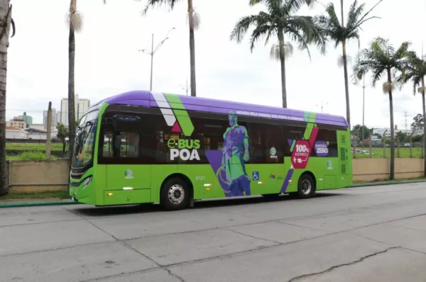 Ônibus Eletra para a cidade de Porto Alegre