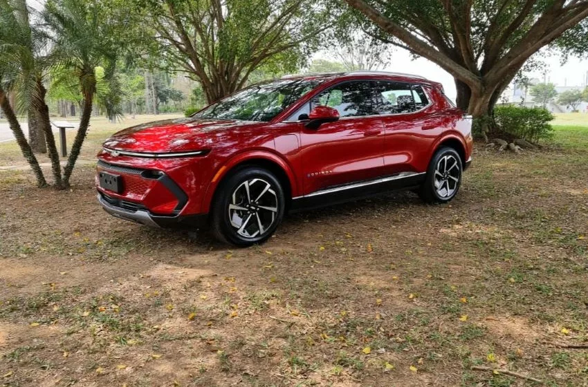 Visão lateral do Equinox EV