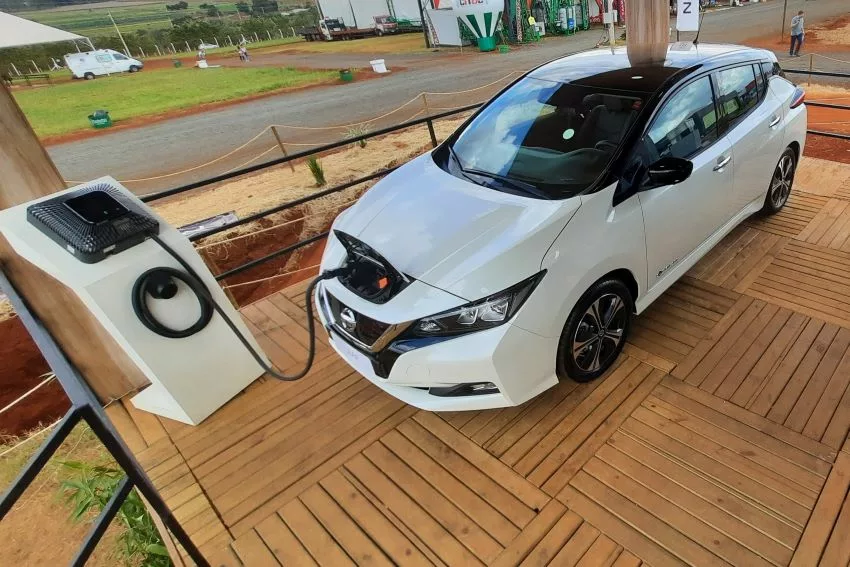 Nissan investe na integração de carros elétricos à rede de energia