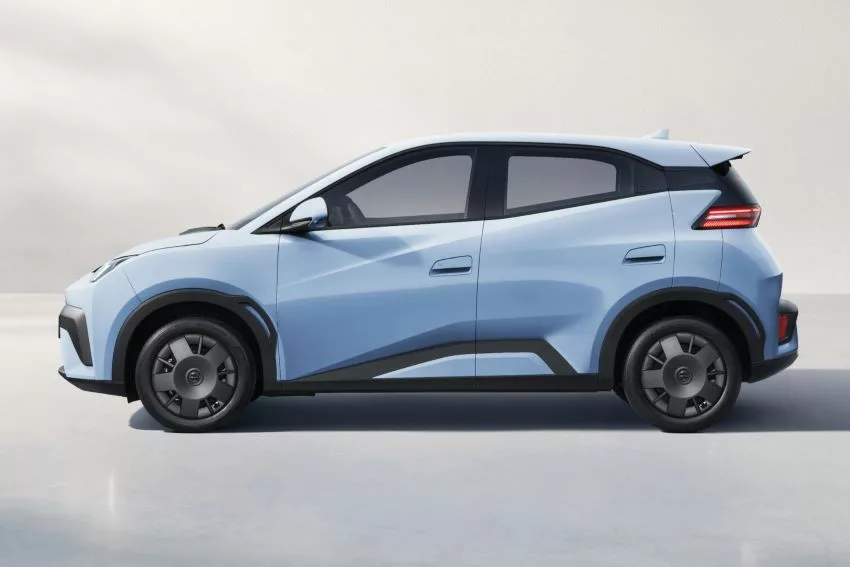 Byd Dolphin Surf na cor azul