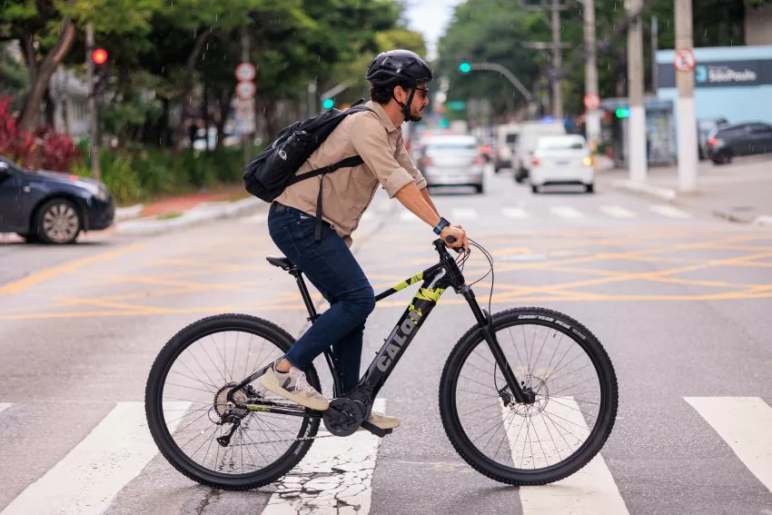 Caloi lança mountain bike elétrica com versatilidade e robustez