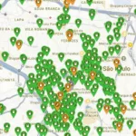 Mapa do aplicativo plugshare mostra locais de eletropostos na cidade de São Paulo