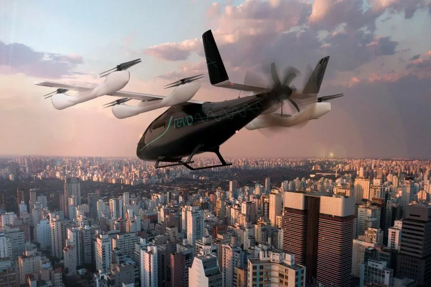 Modelo de Aeronave elétrica REVO sobrevoando o céu
