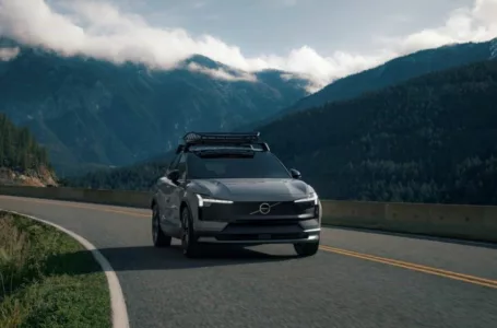 volvo ex30 cross country