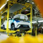 BYD Dolphin Mini em linha de montagem na fábrica de Camaçari (BA)