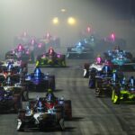 Carros da Fórmula E aceleram na largada da corrida