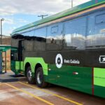 ônibus elétrico recebe recarga em estação da Nansen