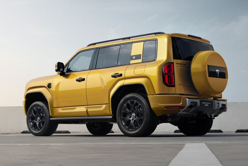 Visão lateral e traseira do Denza B5