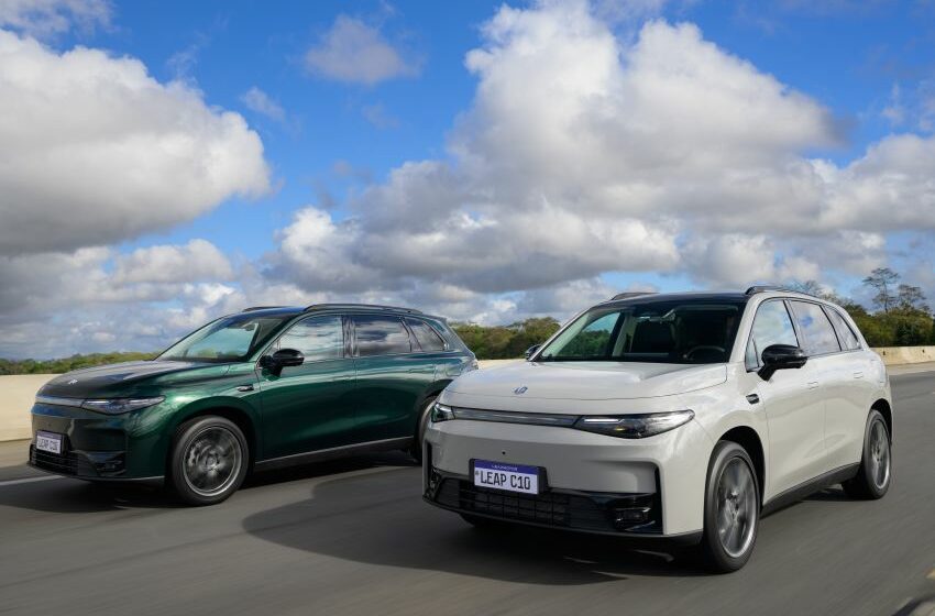 Dois modelos Leapmotor c10 lado a lado