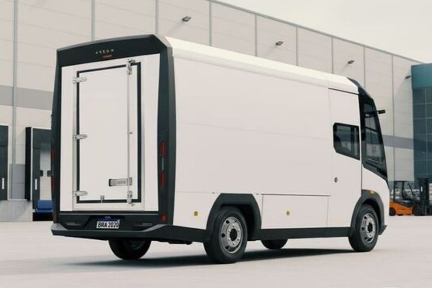 Veículo da Arrow todo branco