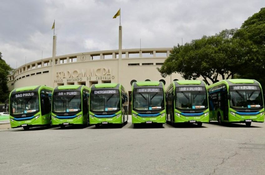 Ônibus elétricos entregues no Pacaembu