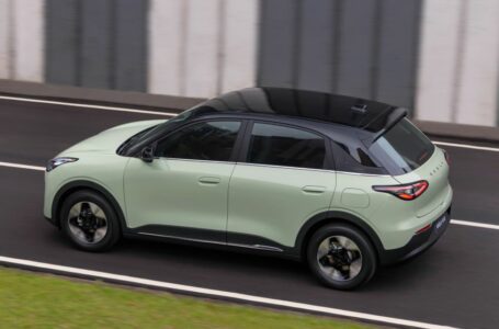 Geely EX2 em Movimento