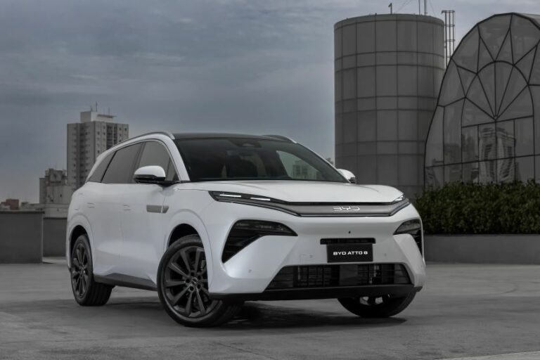 BYD Atto 8