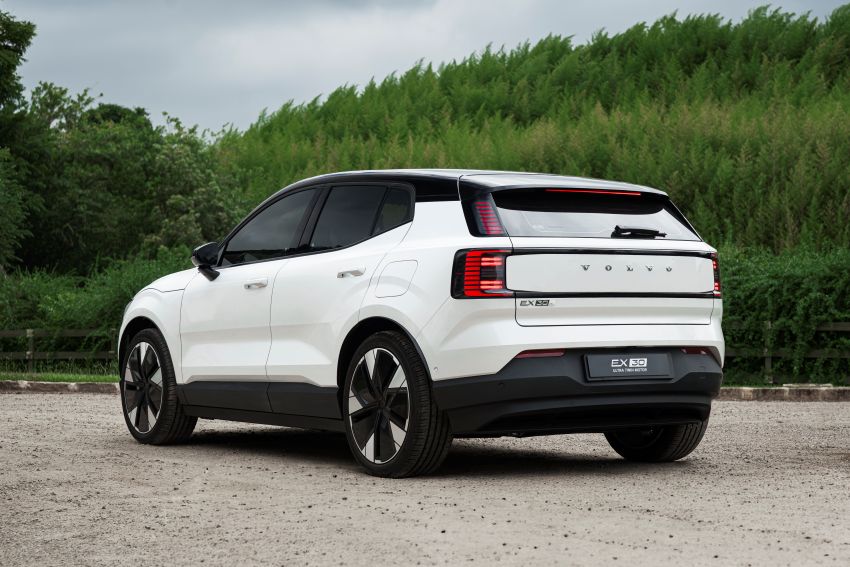 Visão traseira do carro