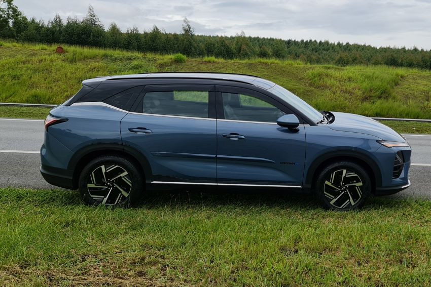 Visão lateral do Captiva EV 