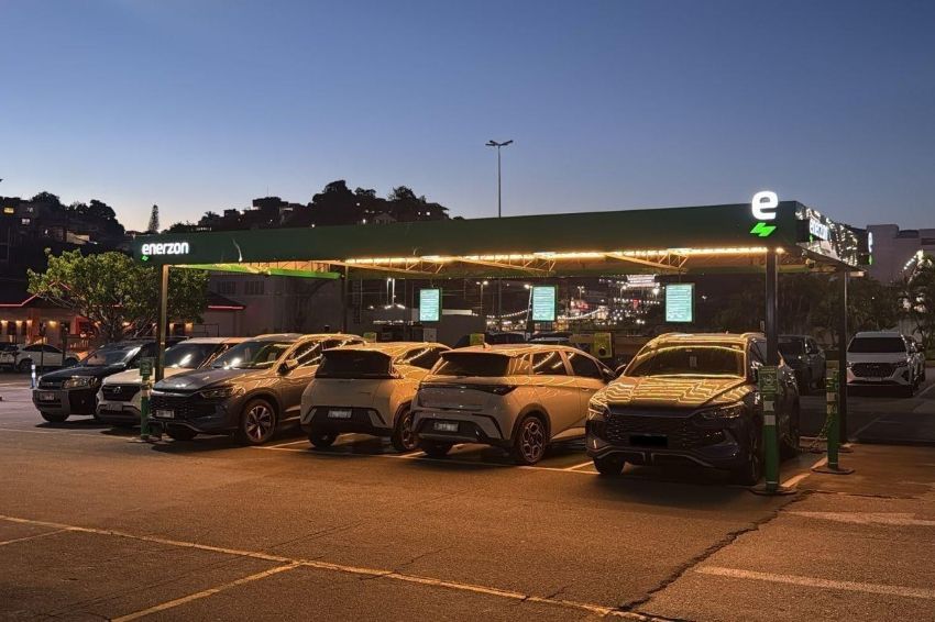Carros elétricos ocupam vagas de recarga da Enerzon