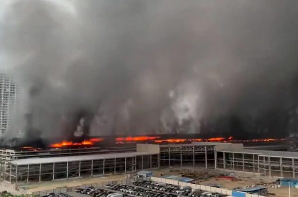 Incêndio atinge área de veículos de teste da BYD na China