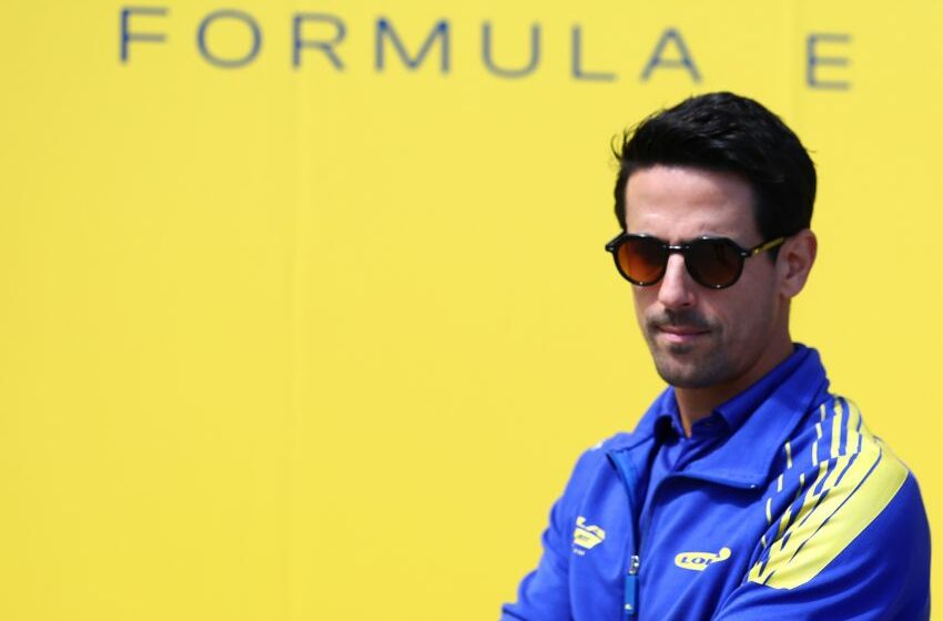 Lucas Di Grassi posa para foto antes de etapa na Alemanha