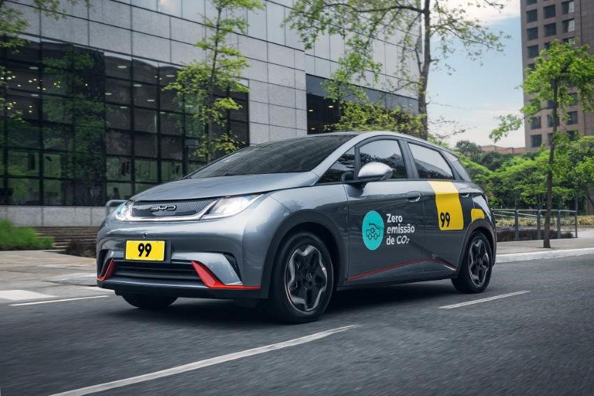 Programa do governo inclui carros elétricos para apps e taxistas