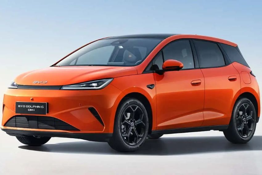 BYD Dolphin G DM-i na cor laranja