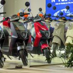 Scooters elétricas em loja