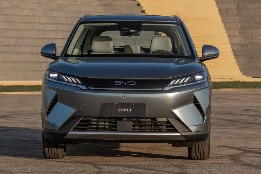Faróis do BYD Atto 2 têm desenho próprio