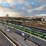 Ônibus elétricos na Marginal Tietê