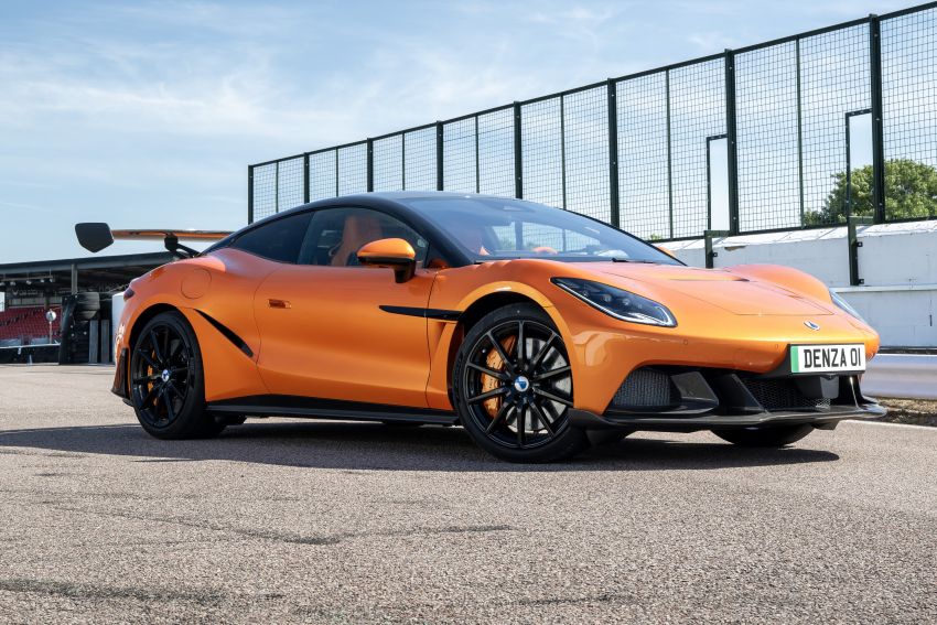 Superesportivo elétrico Denza Z Racing na cor laranja