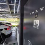 Volvo instala sistema BESS da WEG em eletroposto na Dutra
