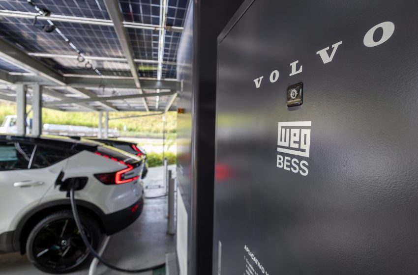 Volvo instala sistema BESS da WEG em eletroposto na Dutra
