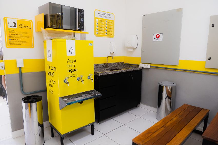 Interior do espaço para apoio aos entregadores. Foto: 99/Divulgação