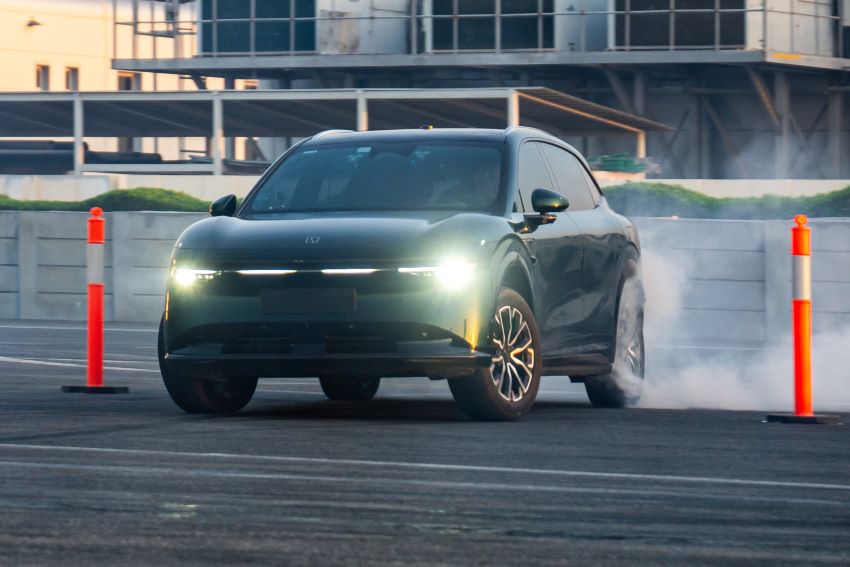 Zeekr 7X entra para o Guinness Book com drift em curto espaço