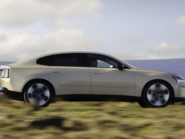 Volvo anuncia ES90 no Brasil com arquitetura de 800 V