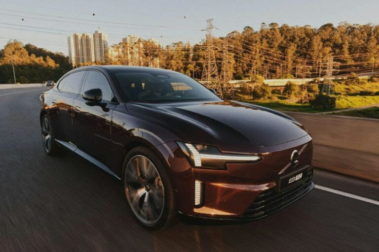 Novo Volvo ES90 chega ao Brasil por R$ 659.950